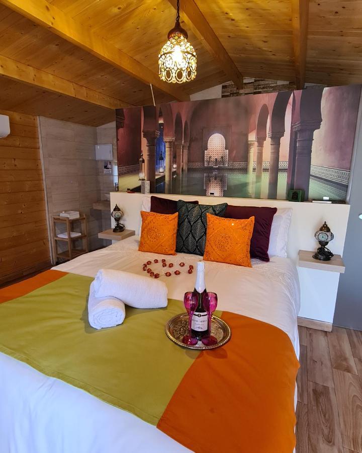 Hôtel Mahalo Glamping à Fuengirola Extérieur photo